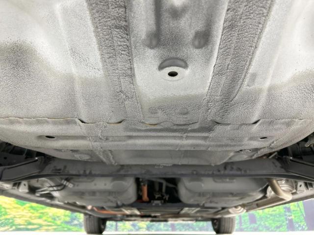 フィット e:HEVリュクス 純正9型ナビ バックカメラ ホンダセンシング 禁煙車 ハーフレザーシート 前席シートヒーター LEDヘッド&フォグ 純正16インチAW ステアリングヒーター コーナーセンサー ETC 置くだけ充電(19枚目)