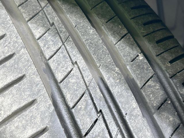 フィット e:HEVリュクス 純正9型ナビ バックカメラ ホンダセンシング 禁煙車 ハーフレザーシート 前席シートヒーター LEDヘッド&フォグ 純正16インチAW ステアリングヒーター コーナーセンサー ETC 置くだけ充電(30枚目)