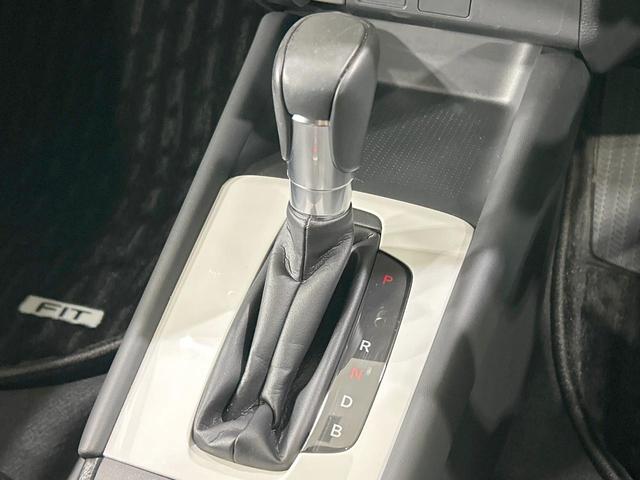 フィット e:HEVホーム バックカメラ ホンダセンシング アダプティブクルーズ 禁煙車 コーナーセンサー ハーフレザーシート ETC オートハイビーム 誤発進抑制機能 先行車発進告知機能 電動格納ミラー パワーウィンドウ(41枚目)