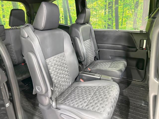 ヴォクシー ハイブリッドＳ－Ｚ　両側パワスラ　１４型後席モニター　純正１０型ナビ　バックカメラ　セーフティセンス　レーダークルーズ　禁煙車　ハーフレザー　シートヒーター　コーナーセンサー　スマートキー　ＬＥＤヘッド　オートハイビーム（9枚目）