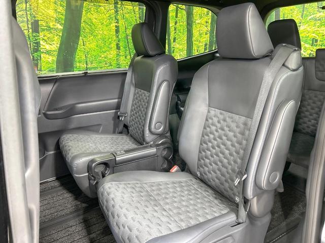 ヴォクシー ハイブリッドＳ－Ｚ　両側パワスラ　１４型後席モニター　純正１０型ナビ　バックカメラ　セーフティセンス　レーダークルーズ　禁煙車　ハーフレザー　シートヒーター　コーナーセンサー　スマートキー　ＬＥＤヘッド　オートハイビーム（43枚目）