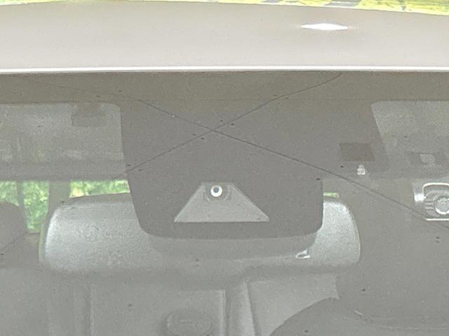 プリウス Sセーフティプラス 純正9型ナビ バックカメラ 衝突軽減 レーダークルーズ 禁煙車 クリアランスソナー レーンアシスト スマートキー LEDヘッド/フォグ ETC2.0 オートマチックハイビーム オートエアコン HUD(5枚目)