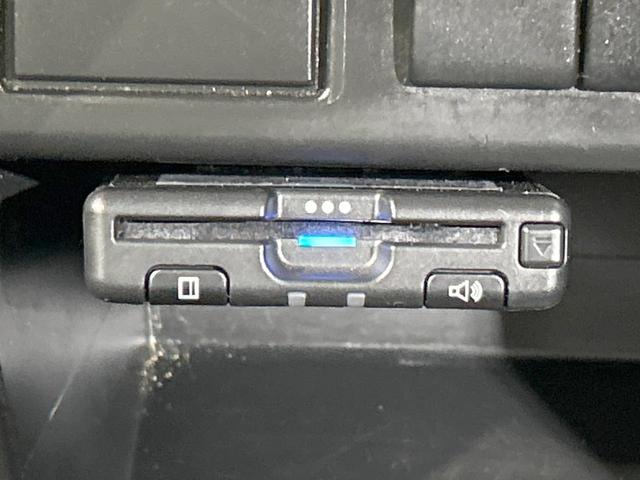 アルト Ｆ　ＣＤオーディオ　禁煙車　ＥＴＣ　ＨＩＤヘッド　キーレス　ＡＵＸ接続　盗難防止装置　横滑り防止装置　衝突安全ボディ　プライバシーガラス　ドアバイザー　パワーウィンドウ（4枚目）