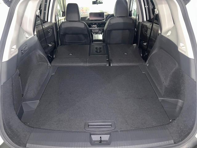 エクストレイル Ｇ　ｅ－４ＯＲＣＥ　純正１２型ナビ　全周囲カメラ　プロパイロット　セーフティアシスト　後側方車輛検知警報　パークアシスト　デジタルインナーミラー　電動リアゲート　合皮シート　全席シートヒーター　前席パワーシート（10枚目）