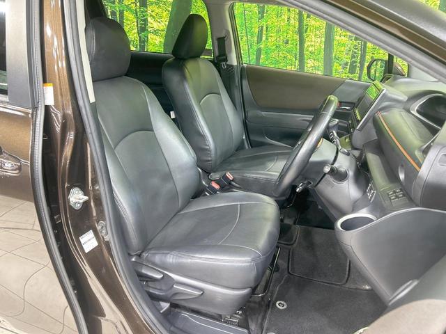 シエンタ ハイブリッドＧ　クエロ　両側パワスラ　純正９型ナビ　全周囲カメラ　セーフティセンス　禁煙車　ハーフレザーシート　前席シートヒーター　クリアランスソナー　レーンアシスト　スマートキー　ＬＥＤヘッド／フォグ　ステアリングヒーター（8枚目）