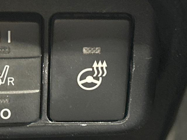 シエンタ ハイブリッドＧ　クエロ　両側パワスラ　純正９型ナビ　全周囲カメラ　セーフティセンス　禁煙車　ハーフレザーシート　前席シートヒーター　クリアランスソナー　レーンアシスト　スマートキー　ＬＥＤヘッド／フォグ　ステアリングヒーター（34枚目）