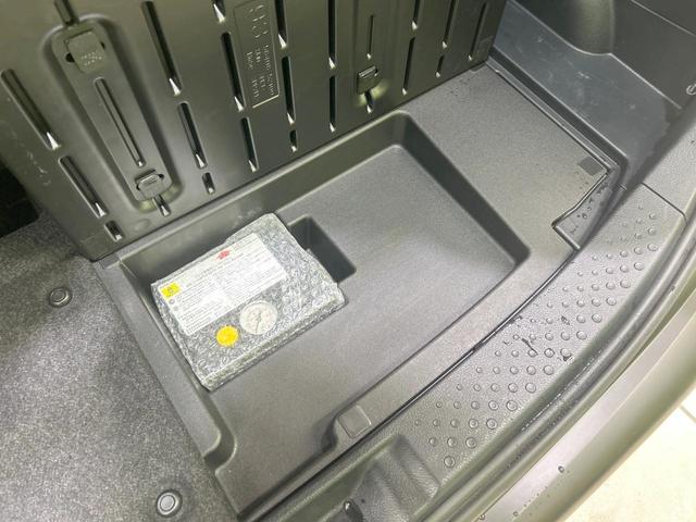 シエンタ ハイブリッドＧ　クエロ　両側パワスラ　純正９型ナビ　全周囲カメラ　セーフティセンス　禁煙車　ハーフレザーシート　前席シートヒーター　クリアランスソナー　レーンアシスト　スマートキー　ＬＥＤヘッド／フォグ　ステアリングヒーター（46枚目）