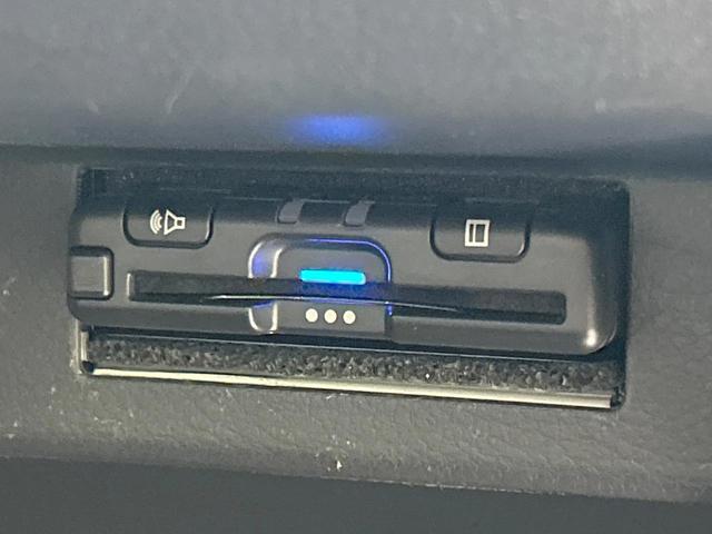 ワゴンＲ ＦＸ　ＳＤナビ　ＥＴＣ　シートヒーター　オートエアコン　ＣＤ再生　キーレスエントリー　アイドリングストップ　電動格納ミラー　衝突安全ボディ　ドアバイザー　盗難防止システム　バニティミラー　アームレスト（4枚目）