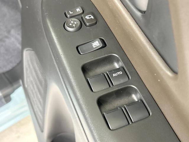 スペーシア ハイブリッドＧ　届出済未使用車　セーフティサポート　コーナーセンサー　スマートキー　ＬＥＤヘッド　オートハイビーム　車線逸脱警報　誤発進抑制機能　先行車発進告知機能　オートライト　オートエアコン　電動格納ミラー（5枚目）