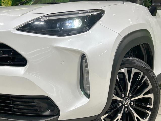 ヤリスクロス ハイブリッドＺ　純正８型ナビ　全周囲カメラ　セーフティセンス　レーダークルーズ　禁煙　ハーフレザー　パワーシート　前席シートヒーター　クリアランスソナー　ＬＥＤヘッド　ブラインドスポットモニター　ステアリングヒーター（12枚目）
