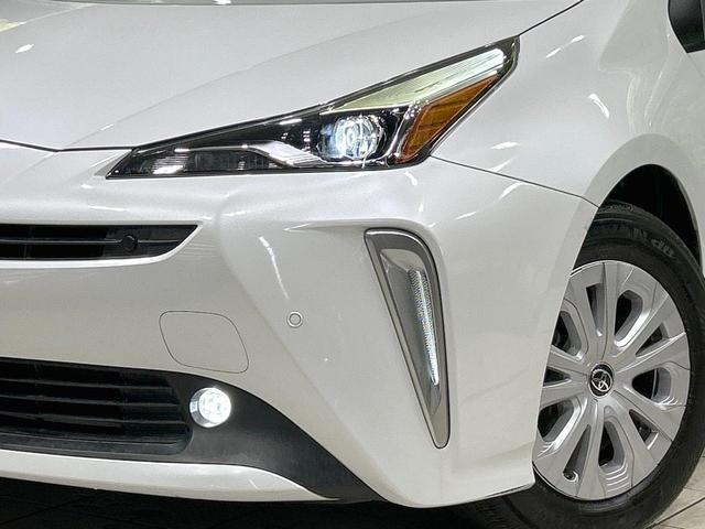 プリウス ＳセーフティプラスＩＩ　純正ナビ　バックカメラ　セーフティセンス　レーダークルーズ　禁煙車　ブラインドスポットモニター　ＬＥＤヘッド＆フォグ　クリアランスソナー　オートエアコン　純正１５インチＡＷ　スマートキー（12枚目）