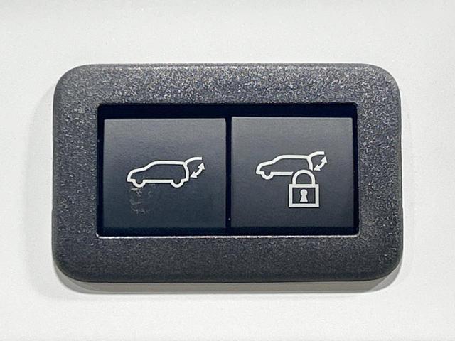 カローラクロス ハイブリッド　Ｚ　モデリスタエアロ　純正１０型ナビ　バックカメラ　セーフティセンス　レーダークルーズ　禁煙車　ハーフレザーシート　パワーシート　コーナーセンサー　スマートキー　ＬＥＤヘッド　ＥＴＣ　純正１８インチＡＷ（42枚目）