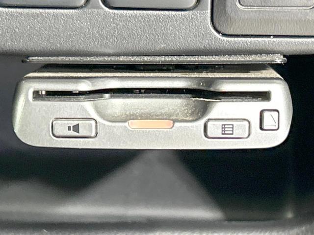 ｅＫカスタム Ｇ　ＳＤナビ　バックカメラ　シートヒーター　スマートキー　ＨＩＤヘッド　ＥＴＣ　オートエアコン　純正１４インチＡＷ　ＣＤ／ＤＶＤ再生　地デジ　アイドリングストップ　ドアバイザー　プライバシーガラス（6枚目）