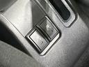 ジムニー ＸＣ　ＭＴ　ターボ　純正８型ナビ　衝突軽減　禁煙車　前席シートヒーター　レーンアシスト　スマートキー　ＬＥＤヘッド　オートハイビーム　オートライト　オートエアコン　純正１６インチＡＷ　Ｂｌｕｅｔｏｏｔｈ接続（5枚目）