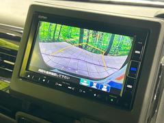 【バックカメラ】駐車時に後方がリアルタイム映像で確認できます。大型商業施設や立体駐車場での駐車時や、夜間のバック時に大活躍！運転スキルに関わらず、今や必須となった装備のひとつです！ 7