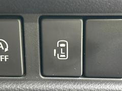 【パワースライドドア】スマートキーや運転席のスイッチでスライドドアの開閉が可能♪電動だから力を入れてドアを開ける必要が無く、小さいお子様でも、重い荷物を持っている時もラクに開け閉めできます♪ 3