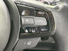 【アダプティブクルーズコントロール】高速道路での長距離走行が楽に！！自動で速度を保つクルーズコントロールが、衝突軽減システムと連携し、前方の車両を感知して車間を保つように速度調節してくれます！！ 5