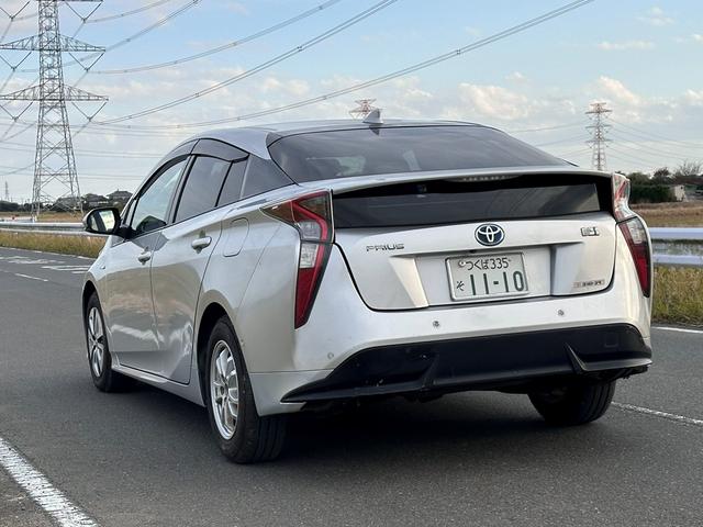 プリウス Ａ　平成２８年９月登録走行２５８２３ｋｍ型式ＤＡＡ－ＺＶＷ５１純正９インチナビフルセグテレビバックモニタークリアランストヨタセーフティセンス車検２０２７年９月色シルバーガソリン車（ＨＶ）５人乗り（5枚目）