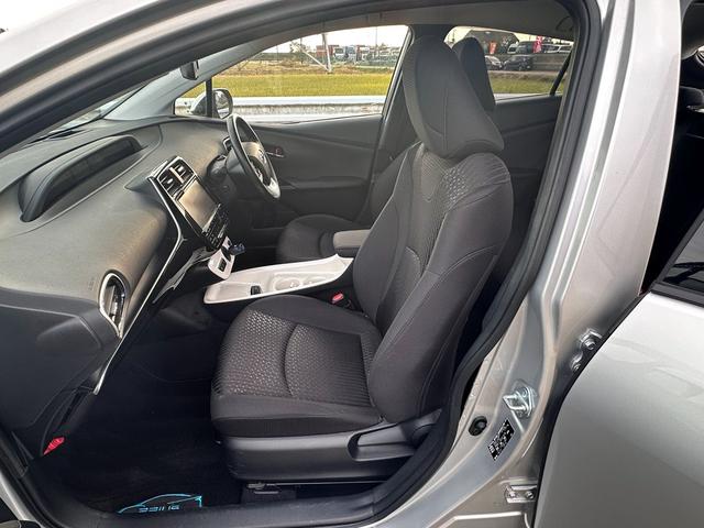 プリウス Ａ　平成２８年９月登録走行２５８２３ｋｍ型式ＤＡＡ－ＺＶＷ５１純正９インチナビフルセグテレビバックモニタークリアランストヨタセーフティセンス車検２０２７年９月色シルバーガソリン車（ＨＶ）５人乗り（16枚目）