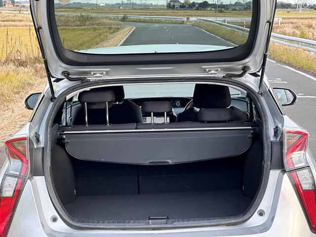 プリウス Ａ　平成２８年９月登録走行２５８２３ｋｍ型式ＤＡＡ－ＺＶＷ５１純正９インチナビフルセグテレビバックモニタークリアランストヨタセーフティセンス車検２０２７年９月色シルバーガソリン車（ＨＶ）５人乗り（30枚目）