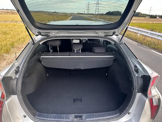 プリウス Ａ　平成２８年９月登録走行２５８２３ｋｍ型式ＤＡＡ－ＺＶＷ５１純正９インチナビフルセグテレビバックモニタークリアランストヨタセーフティセンス車検２０２７年９月色シルバーガソリン車（ＨＶ）５人乗り（35枚目）