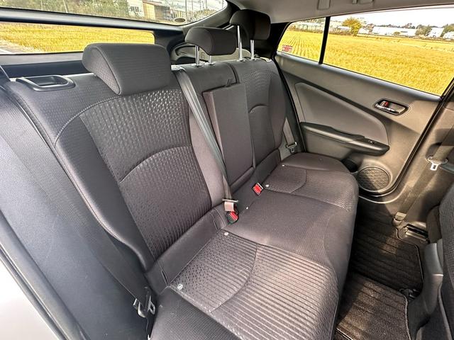 プリウス Ａ　平成２８年９月登録走行２５８２３ｋｍ型式ＤＡＡ－ＺＶＷ５１純正９インチナビフルセグテレビバックモニタークリアランストヨタセーフティセンス車検２０２７年９月色シルバーガソリン車（ＨＶ）５人乗り（37枚目）