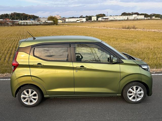 デイズ Ｘ　車検２０２７年１１月エマージェンシーブレーキアイドリングストップアラウンドビューモニタープッシュスタートスマートキー色グリーンガソリン車４人乗り（7枚目）