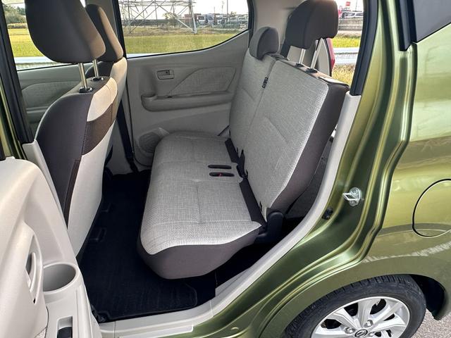 デイズ Ｘ　車検２０２７年１１月エマージェンシーブレーキアイドリングストップアラウンドビューモニタープッシュスタートスマートキー色グリーンガソリン車４人乗り（19枚目）