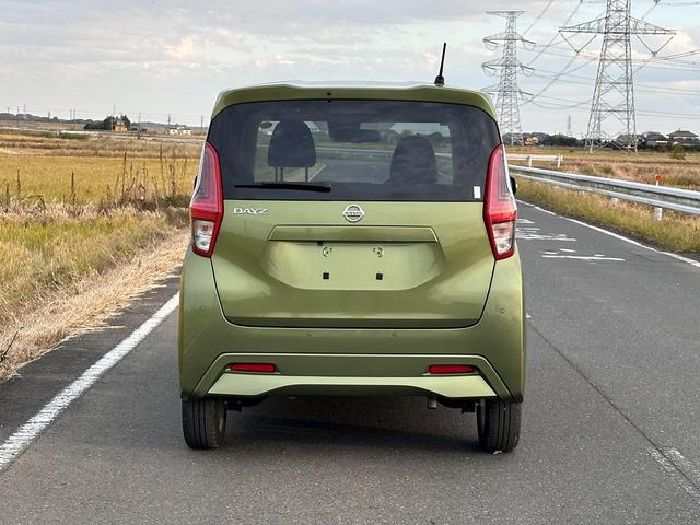 デイズ Ｘ　車検２０２７年１１月エマージェンシーブレーキアイドリングストップアラウンドビューモニタープッシュスタートスマートキー色グリーンガソリン車４人乗り（31枚目）