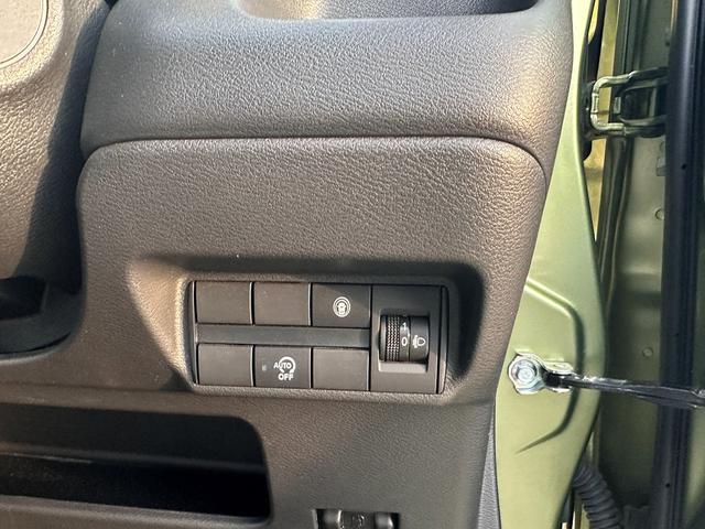 デイズ Ｘ　車検２０２７年１１月エマージェンシーブレーキアイドリングストップアラウンドビューモニタープッシュスタートスマートキー色グリーンガソリン車４人乗り（35枚目）