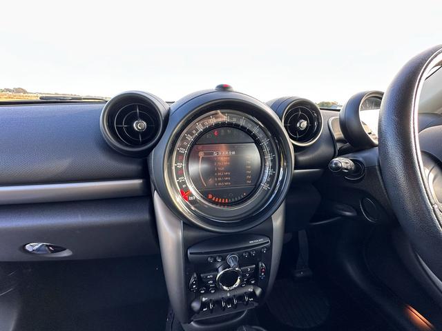 ＭＩＮＩ ワン　クロスオーバー　ユザー買取車純正ナビＥＴＣドライブレコーダー車検２０２６年３月プッシュスタート色ブルーガソリン車５人乗りエアバッグパワーウインドウ（9枚目）