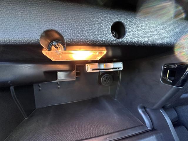 ＭＩＮＩ ワン　クロスオーバー　ユザー買取車純正ナビＥＴＣドライブレコーダー車検２０２６年３月プッシュスタート色ブルーガソリン車５人乗りエアバッグパワーウインドウ（21枚目）