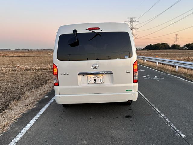 ハイエースワゴン スーパーロング　ハイエースワゴン年式：平成２６年２月登録走行２４９３３６ｋｍ車検Ｒ９年２月色白ハンドル右１０人乗り長い車検フリップダウンモニター純正ナビテレビあり車内綺麗です禁煙車ペット歴なし（7枚目）