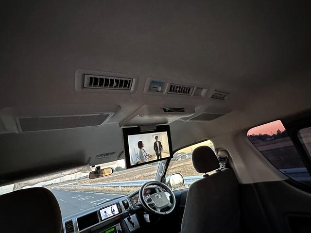 ハイエースワゴン スーパーロング　ハイエースワゴン年式：平成２６年２月登録走行２４９３３６ｋｍ車検Ｒ９年２月色白ハンドル右１０人乗り長い車検フリップダウンモニター純正ナビテレビあり車内綺麗です禁煙車ペット歴なし（37枚目）