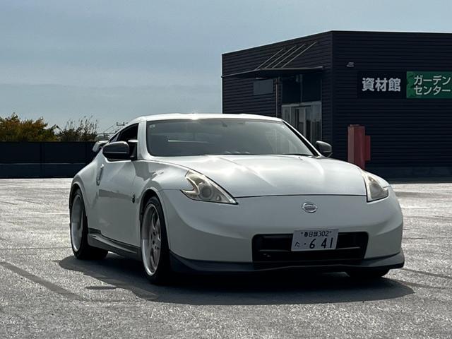 フェアレディZ ニスモ 6MT 専用チューニングコンピューター 専用ハーフレザーシート スマートキー・プッシュスタート WORK19インチアルミ(3枚目)