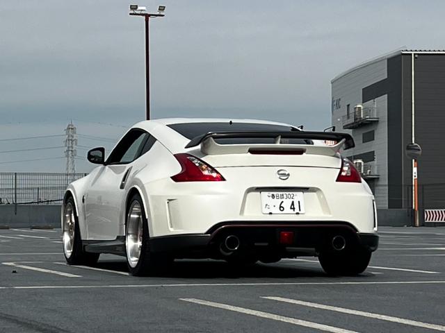 フェアレディZ ニスモ 6MT 専用チューニングコンピューター 専用ハーフレザーシート スマートキー・プッシュスタート WORK19インチアルミ(10枚目)