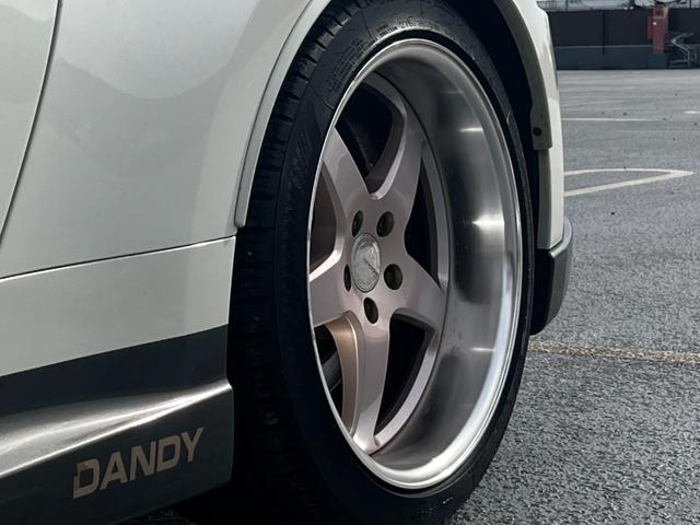 フェアレディZ ニスモ 6MT 専用チューニングコンピューター 専用ハーフレザーシート スマートキー・プッシュスタート WORK19インチアルミ(13枚目)