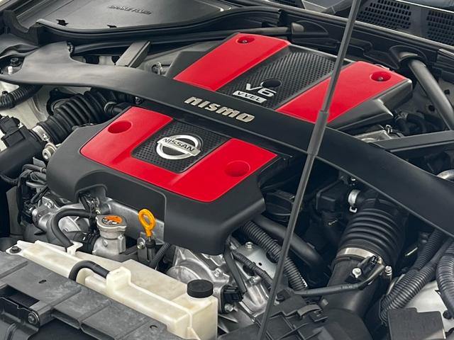 フェアレディZ ニスモ 6MT 専用チューニングコンピューター 専用ハーフレザーシート スマートキー・プッシュスタート WORK19インチアルミ(27枚目)