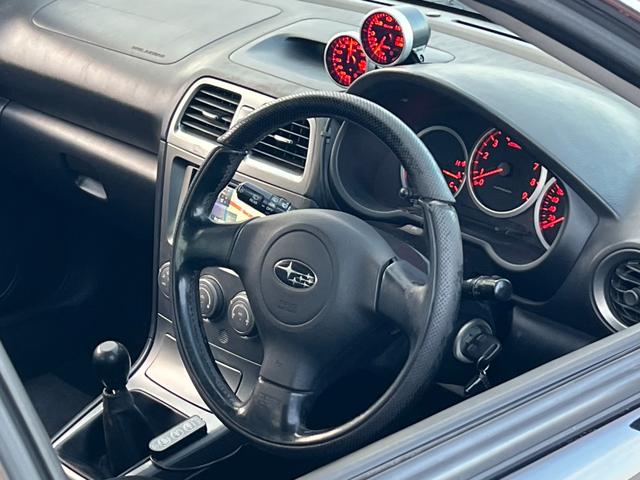 インプレッサ WRX 5速MT!4WD!NS2Rタイヤ!RMPRACINGホイール!Defi水温計/ターボ計!車高調!柿本改マフラー!(16枚目)