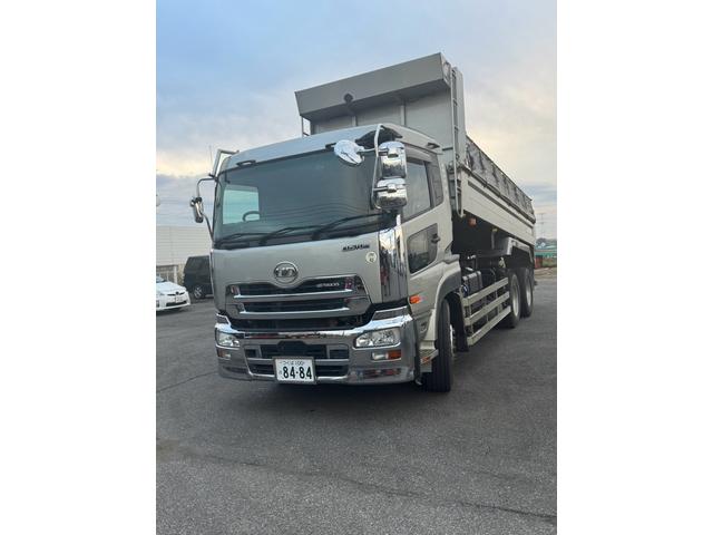 クオン カスタム 積載量10トン トラック ダンプ 後輪ダブル ETC ナビ エアコン パワーウィンドウ 運転席エアバッグ(3枚目)