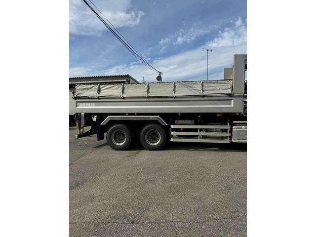 クオン カスタム 積載量10トン トラック ダンプ 後輪ダブル ETC ナビ エアコン パワーウィンドウ 運転席エアバッグ(6枚目)