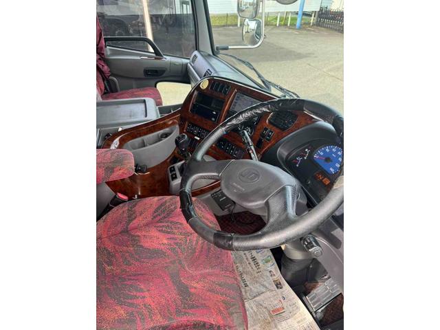 クオン カスタム 積載量10トン トラック ダンプ 後輪ダブル ETC ナビ エアコン パワーウィンドウ 運転席エアバッグ(23枚目)