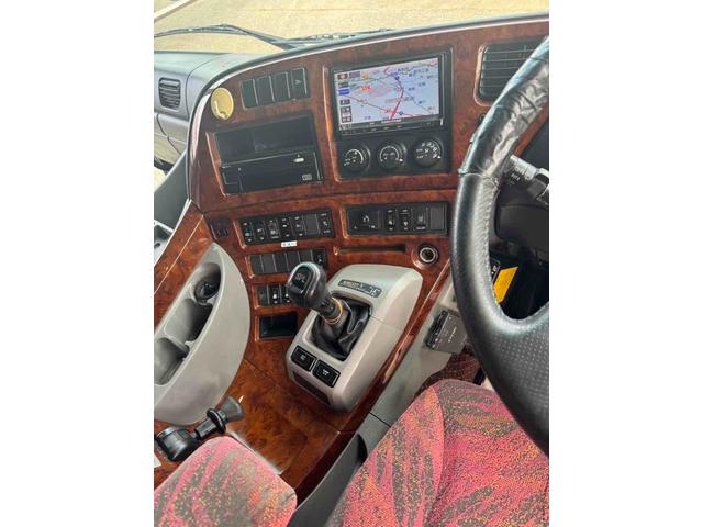 クオン カスタム 積載量10トン トラック ダンプ 後輪ダブル ETC ナビ エアコン パワーウィンドウ 運転席エアバッグ(27枚目)