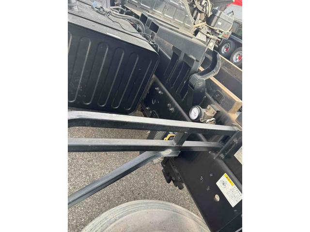 クオン カスタム 積載量10トン トラック ダンプ 後輪ダブル ETC ナビ エアコン パワーウィンドウ 運転席エアバッグ(28枚目)
