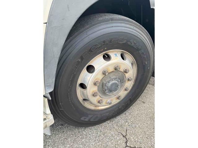 クオン カスタム 積載量10トン トラック ダンプ 後輪ダブル ETC ナビ エアコン パワーウィンドウ 運転席エアバッグ(29枚目)