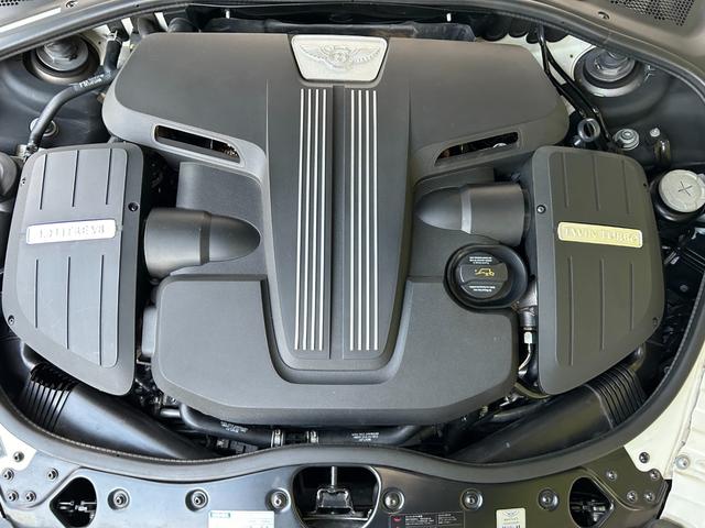 Ｖ８　Ｖ８／左ハンドル／白革／禁煙車／ロワリングキット／純正２１インチＡＷ／Ｂｌｕｅｔｏｏｔｈ（社外）／ＥＴＣ／バックカメラ／サンルーフ／カーテシーランプ／パワートランク／タービン・ウォーターポンプ交換済(62枚目)