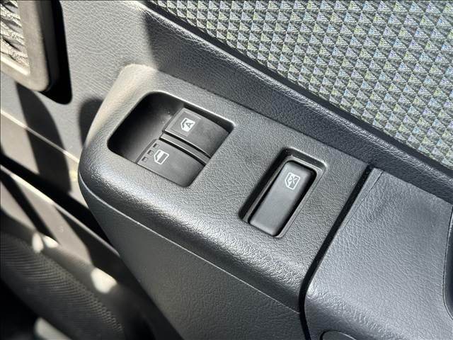 グランマックスカーゴ ＧＬ　スマートアシスト　ＬＥＤヘッド　ＥＴＣ　Ａライト　キーレスキー　Ａストップ　ＥＳＣ　電格ミラー　レベライザー　セパレートバー　マット　バイザー　後席ベンチシート　最大積載量７５０ｋｇ　スペアタイヤ（17枚目）