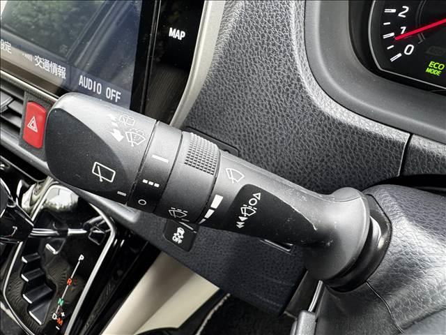 ノア Ｓｉ　ダブルバイビーＩＩＩ　両電スラ　１０インチフルセグナビ　１２インチフリップダウンモニター　セーフティセンス　スマートキー　Ｐスタ　ＢＴ　ＤＶＤ再生　ＥＴＣ　クルコン　ステリモ　ＬＥＤヘッドライト　Ａハイビーム　Ｃセンサー（33枚目）