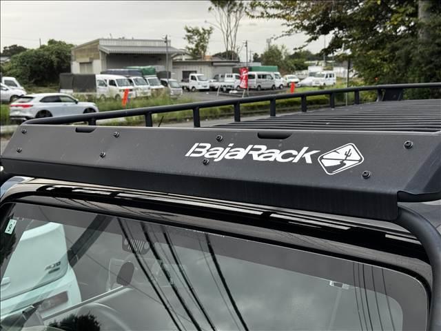 ジープ・ラングラーアンリミテッド スポーツ　４ＷＤ　８型フルセグナビ　ＢＴ　Ｂモニ　サイドカメラ　ＥＴＣ　ドラレコ　クルコン　ルーフキャリア　ヒッチメンバー　背面タイヤ　社外ＡＷ　フォグ　レベライザー　スタッドレスＴ　シートリフター　マット（43枚目）