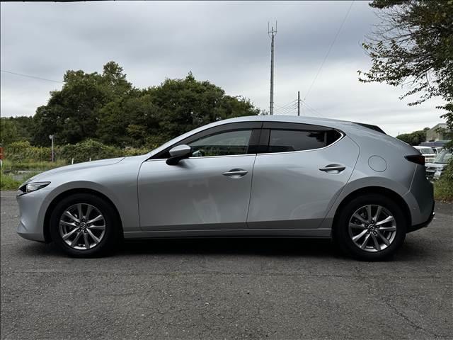 ＭＡＺＤＡ３ファストバック １５Ｓ　フルセグナビ　ＤＶＤ再生　ＢＴ　Ｂモニ　スマートＢ　追従クルコン　Ｃセンサー　ＨＵＤ　Ａホールド　電子Ｐ　スマキー　Ｐスタ　ＥＴＣ　ＬＥＤヘッド　Ａライト　Ａハイビーム　サイドエアＢ　ステリモ（6枚目）